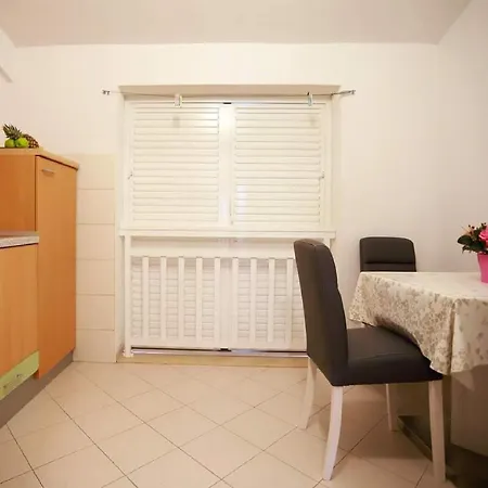 Apartment Pezo *